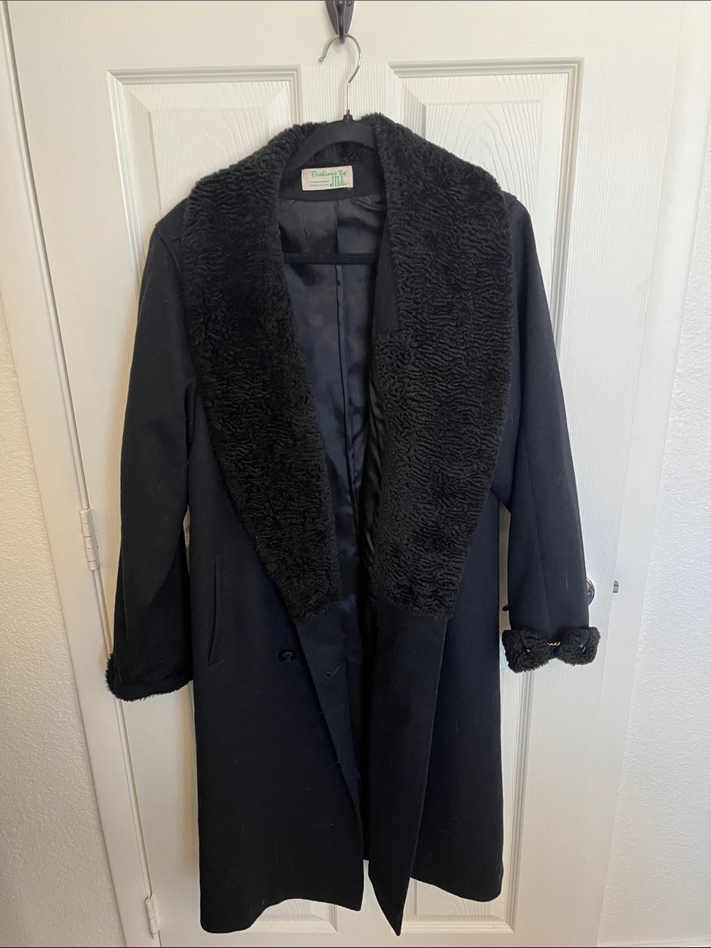 Vintage Black Women's Wool Coat with Faux Fur Trim